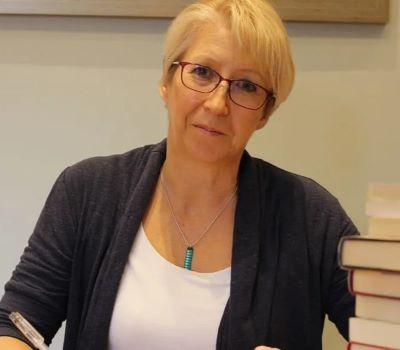 Author of books for teenagers to support mental health
