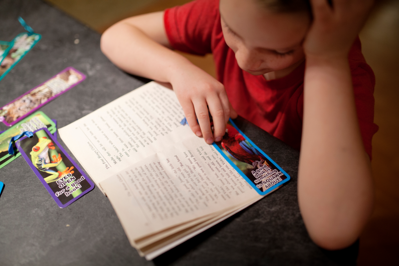 Children reading image